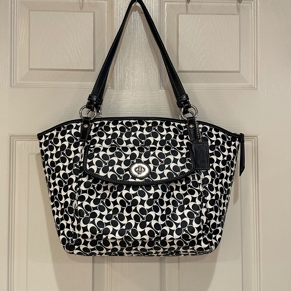 Coach Black White Signature Optic Turnlock Tote Bag 15135